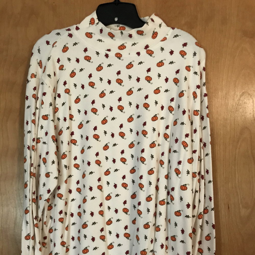 Long sleeve tee shirt